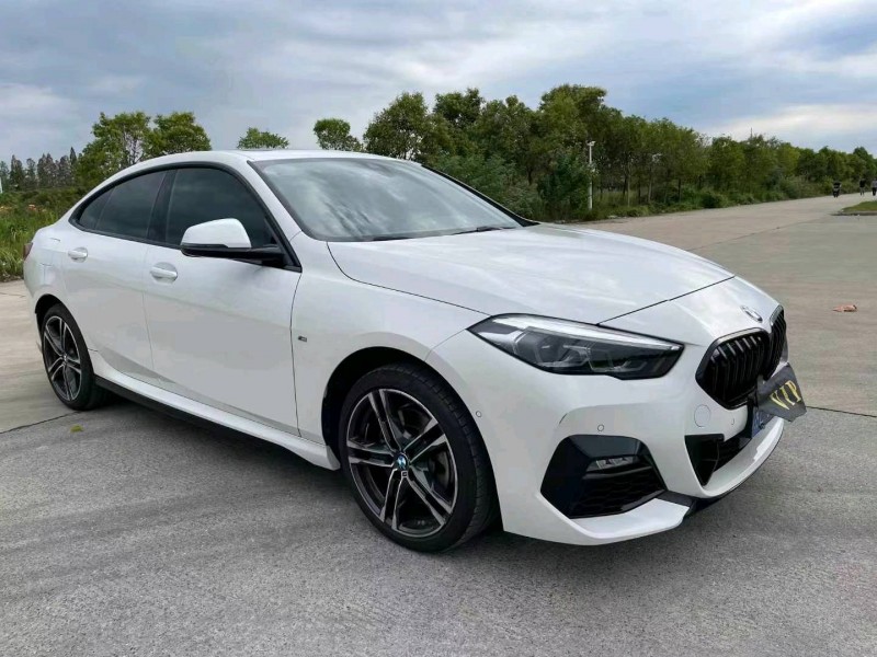 武汉22年宝马2系3