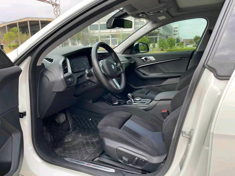 武汉22年宝马2系5