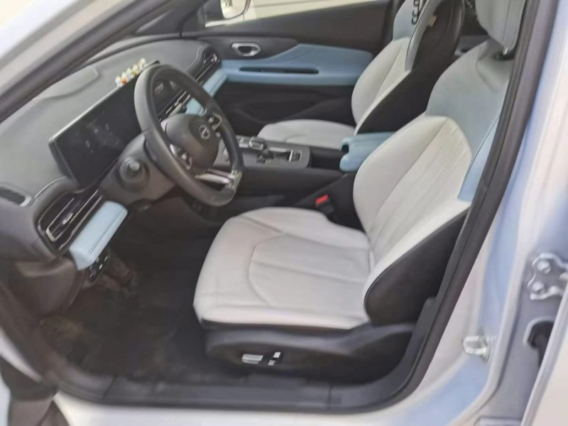 保定23年传祺影豹8