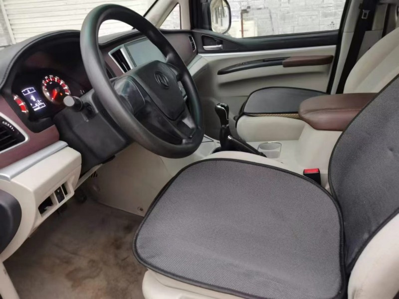 保定18年东风菱智6