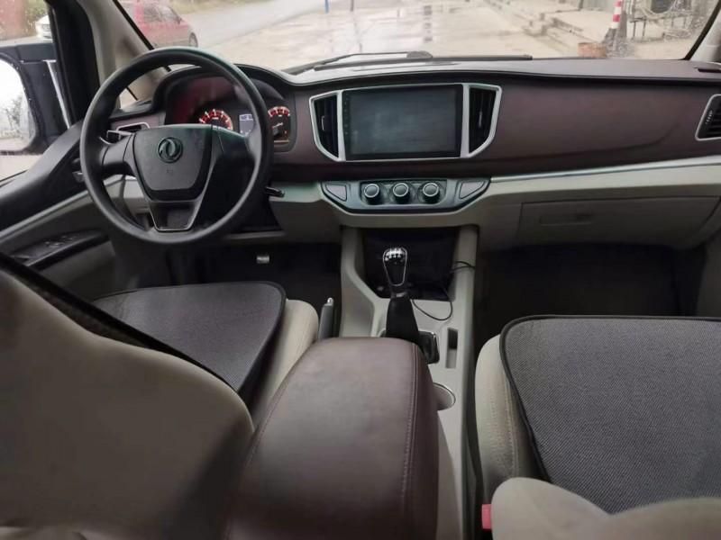 保定18年东风菱智7