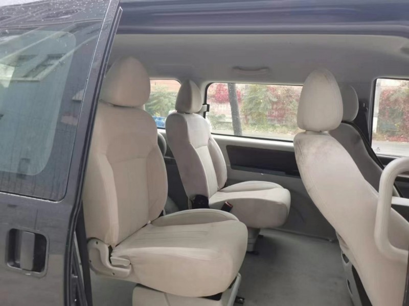 保定18年东风菱智8