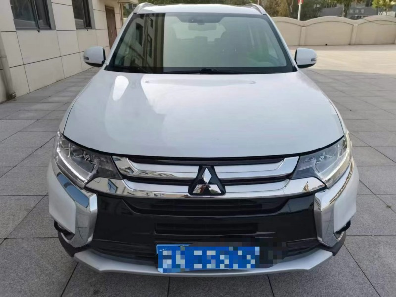 保定18年三菱欧蓝德1