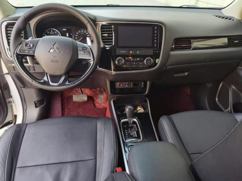 保定18年三菱欧蓝德7