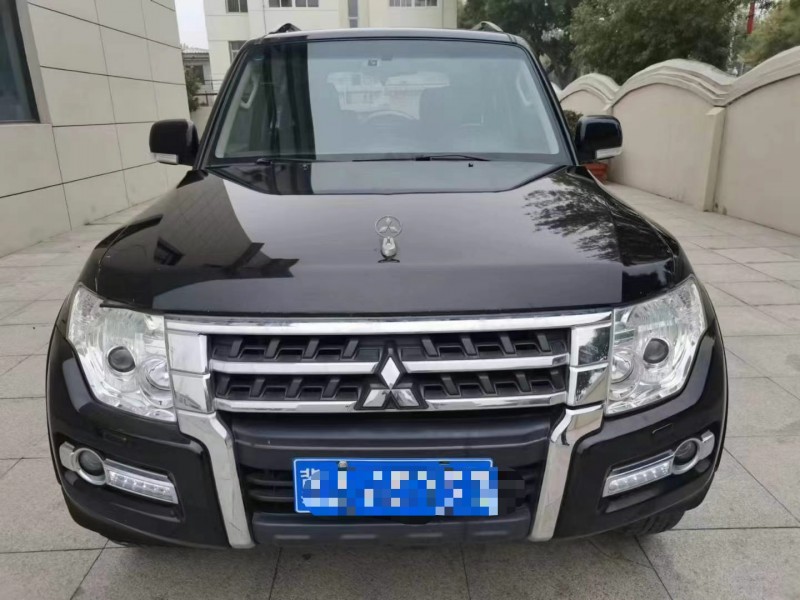 保定16年三菱帕杰罗1