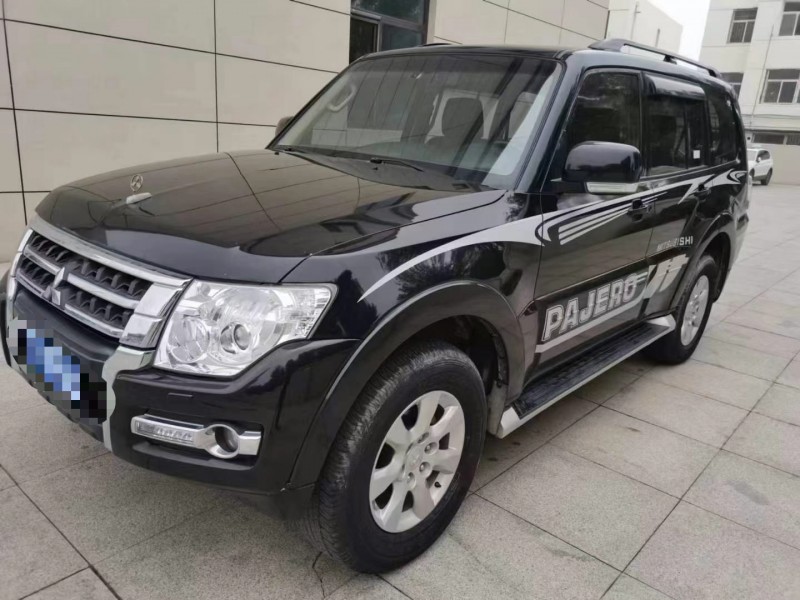 保定16年三菱帕杰罗2