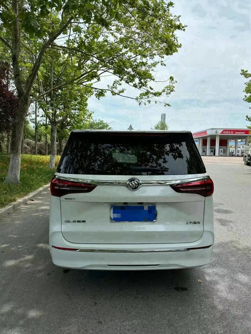 青岛21年别克GL82