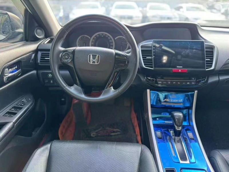 广州17年本田雅阁9