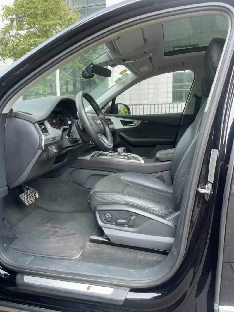 佛山19年奥迪Q76