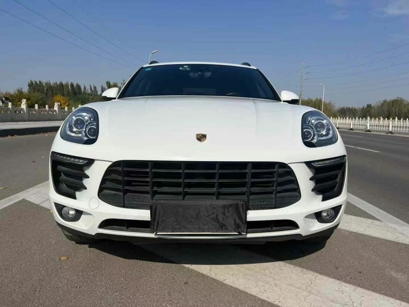济宁18年保时捷Macan1