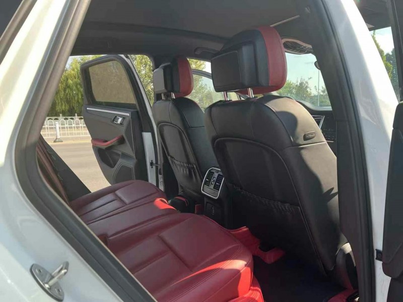 济宁18年保时捷Macan6