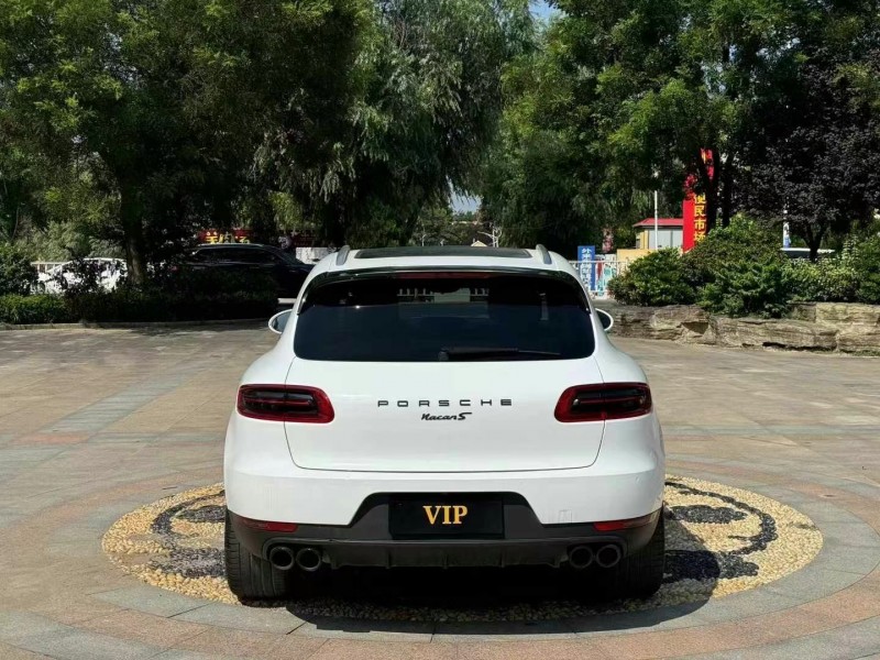 泰安18年保時捷Macan9