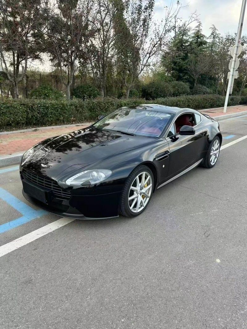 青岛19年阿斯顿·马丁Virage3