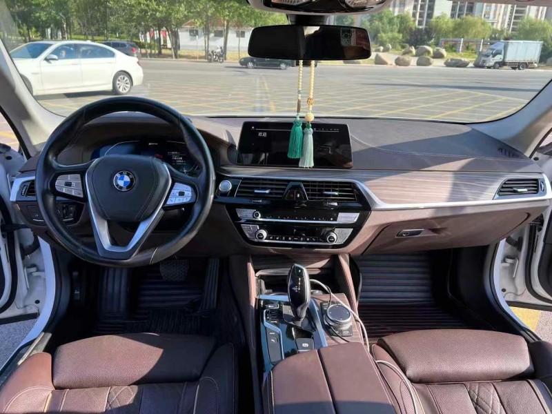 保定21年宝马5系3