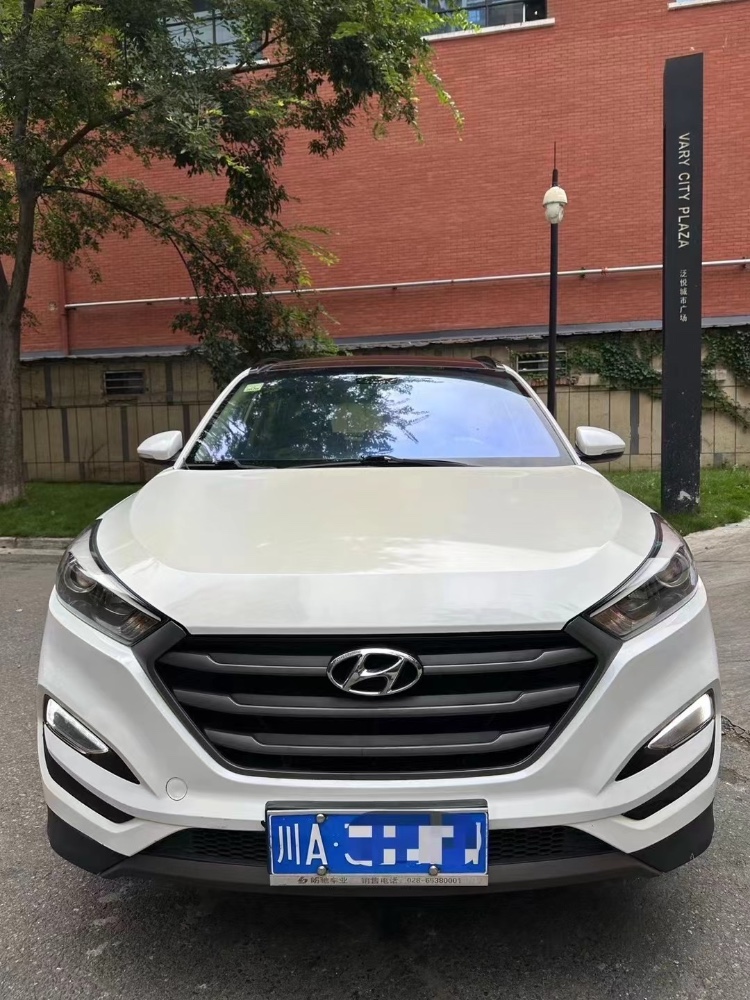 成都16年现代途胜1