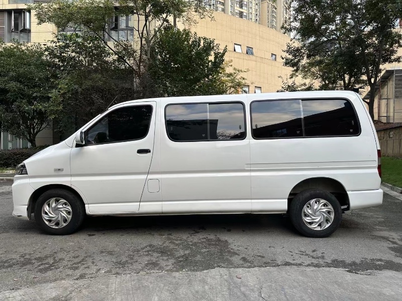 成都21年华晨海狮3