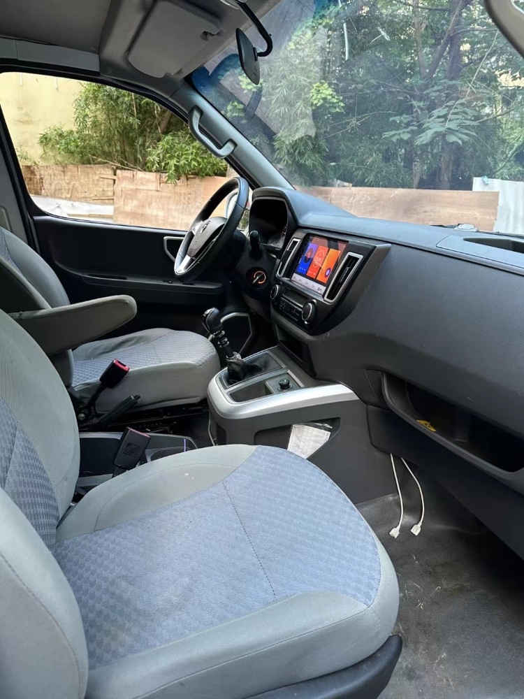 成都21年华晨海狮6