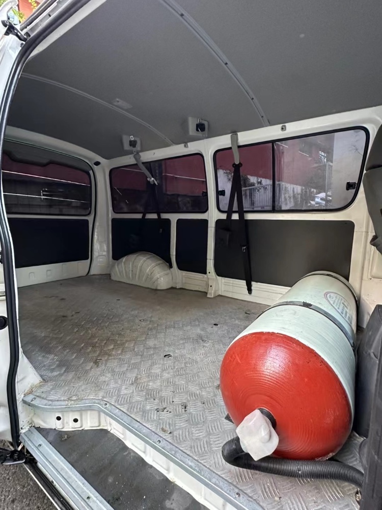 成都21年华晨海狮7