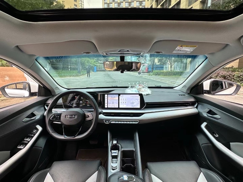 成都24年吉利缤瑞5