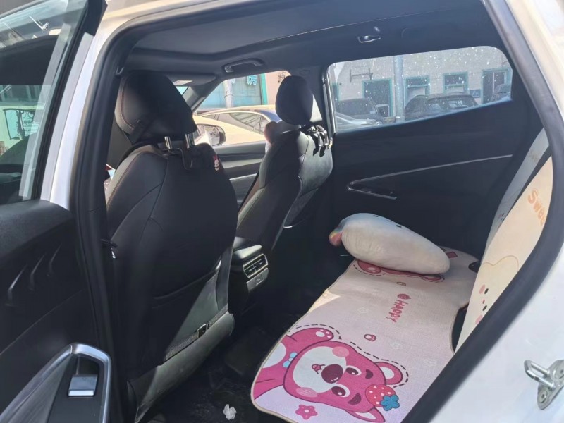 益阳23年吉利博越4