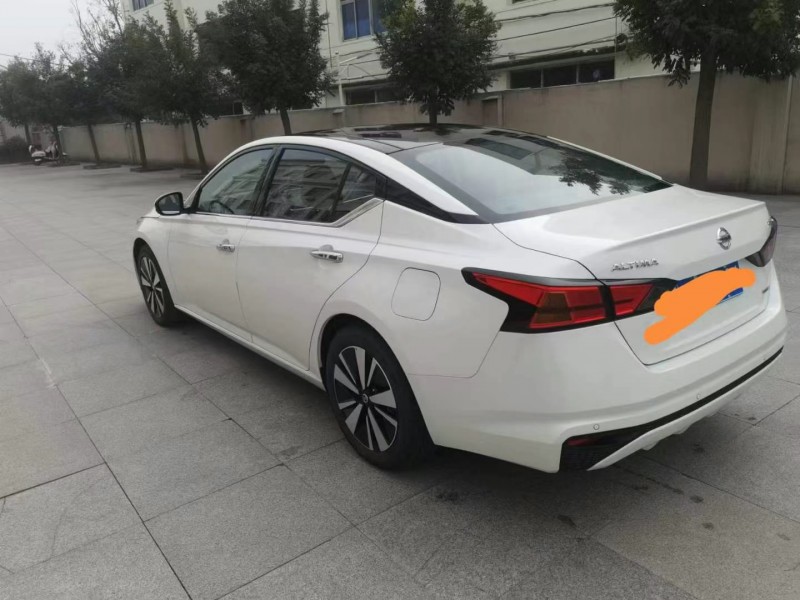 保定22年日产天籁3