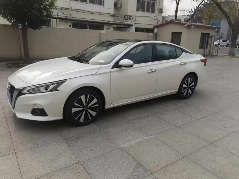 保定22年日产天籁4