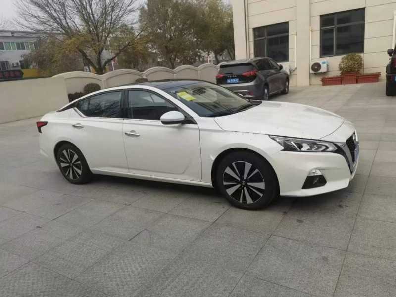 保定22年日产天籁5