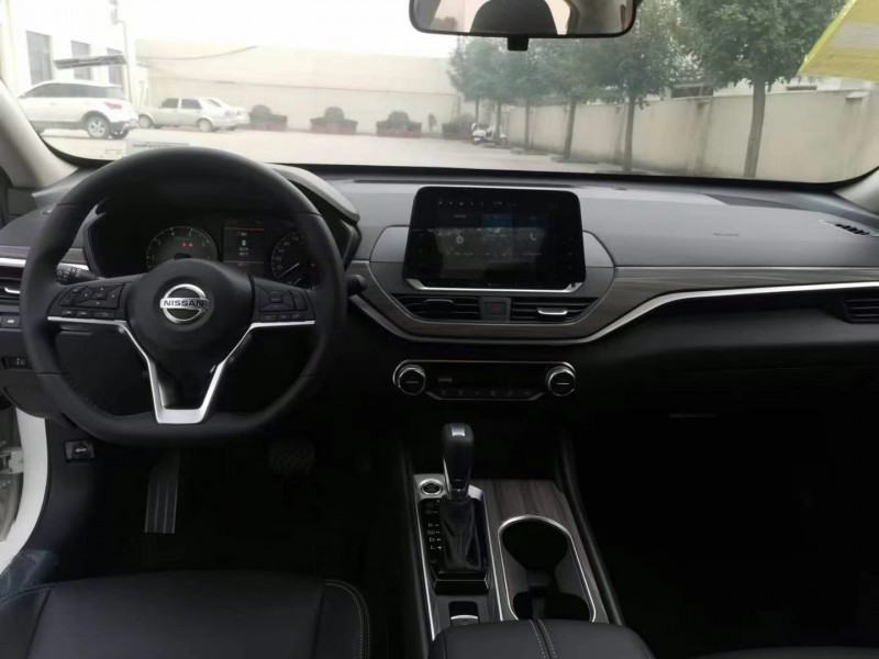 保定22年日产天籁7