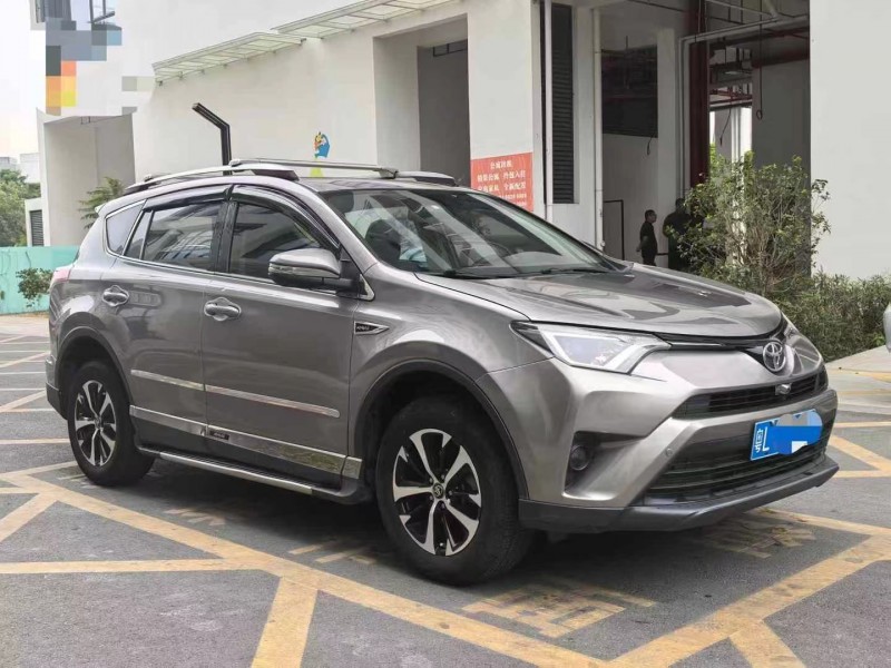 广州18年丰田RAV4荣放2
