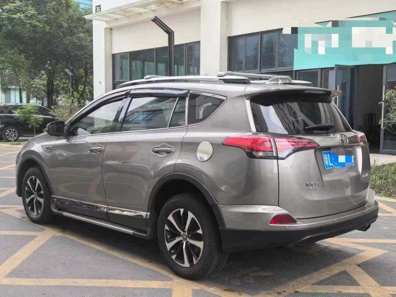 广州18年丰田RAV4荣放7