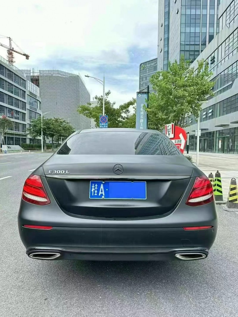 广州17年奔驰E9
