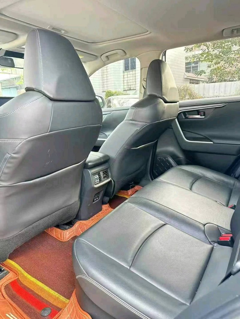广州22年丰田RAV4荣放4