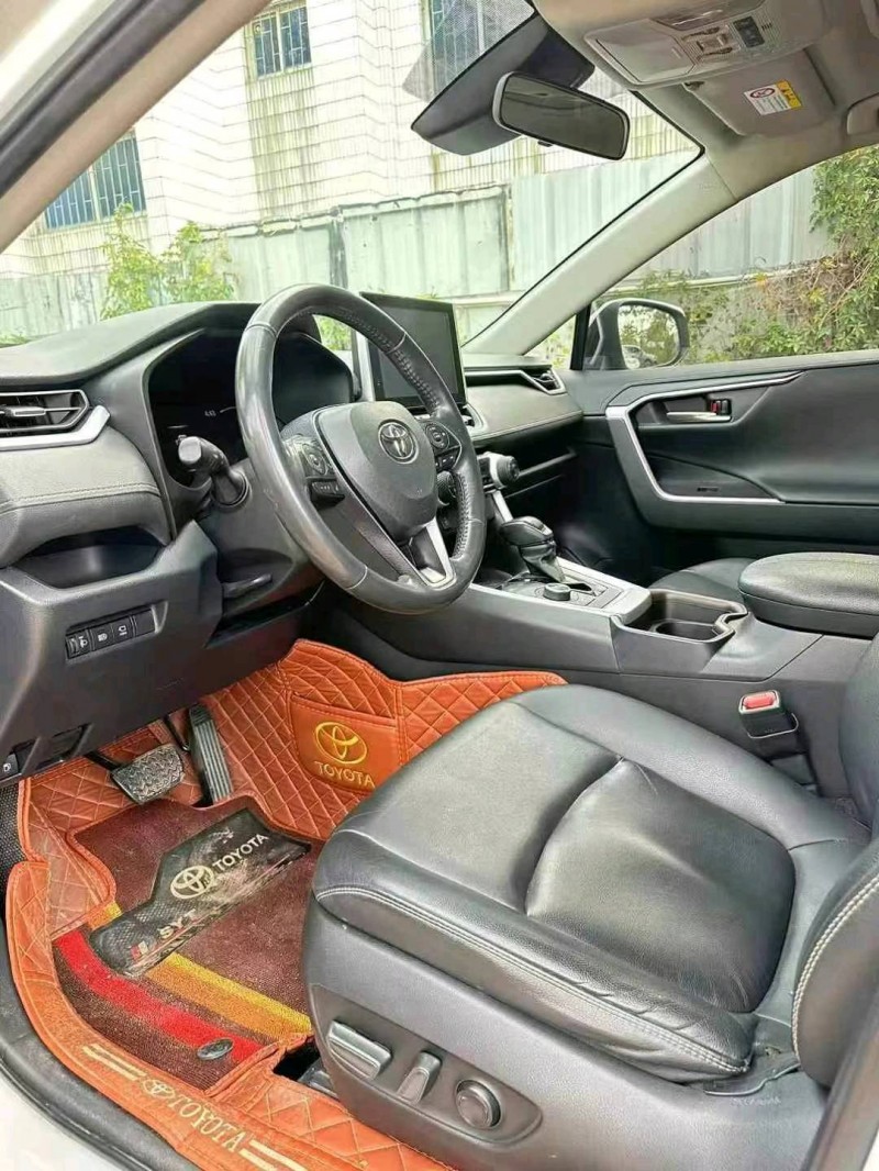 广州22年丰田RAV4荣放6