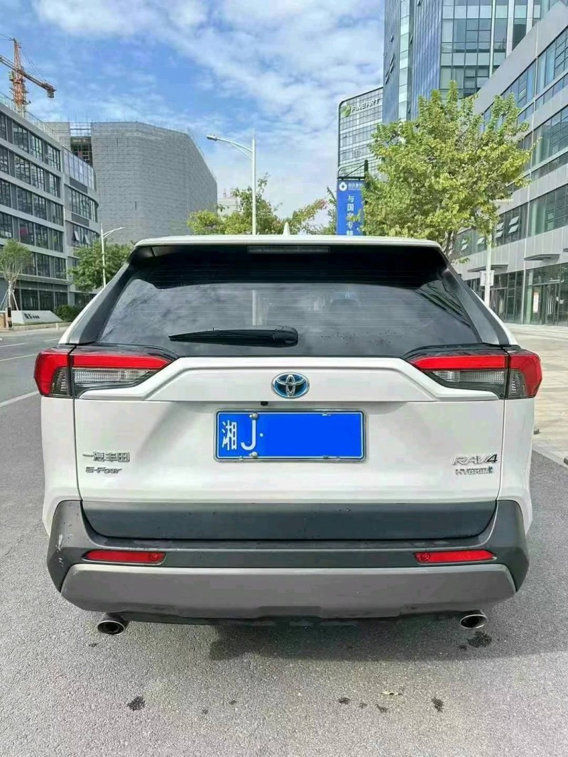 广州22年丰田RAV4荣放9