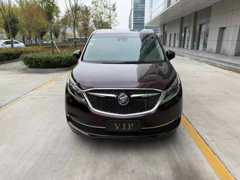 济宁17年别克GL81