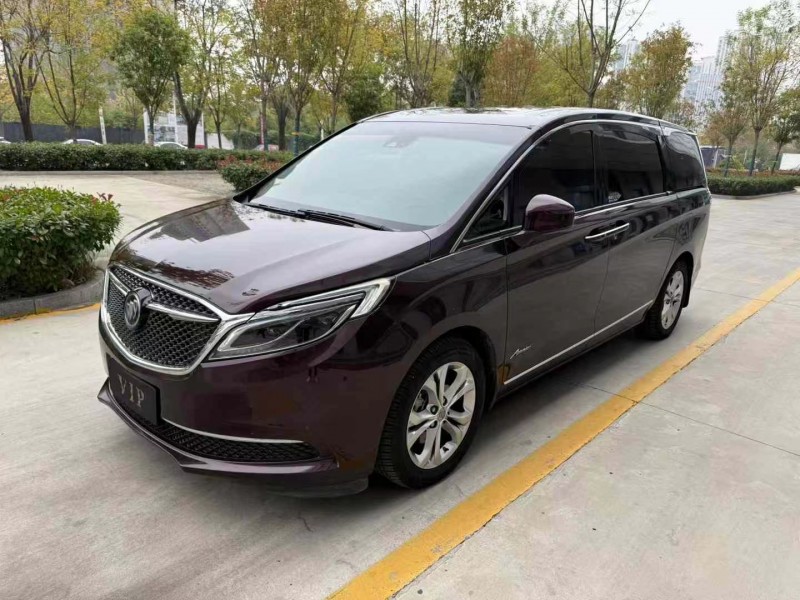 济宁17年别克GL82