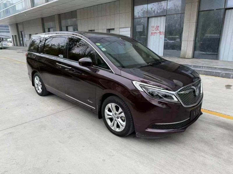 济宁17年别克GL83