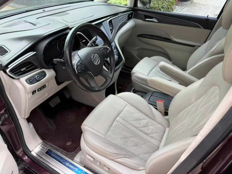 济宁17年别克GL84