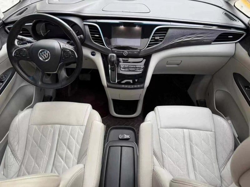 济宁17年别克GL86