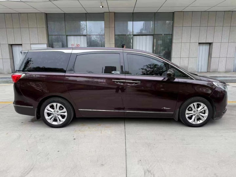 济宁17年别克GL88