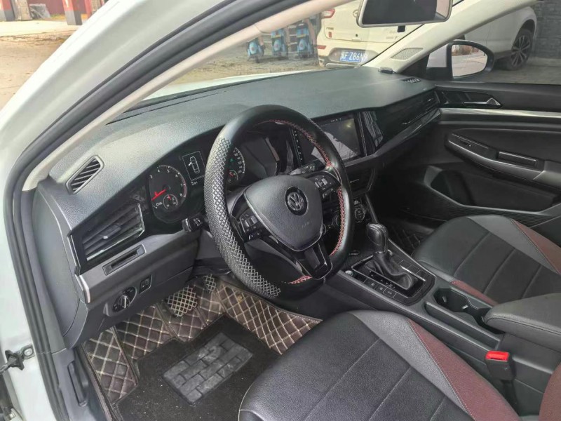 保定18年大众宝来8