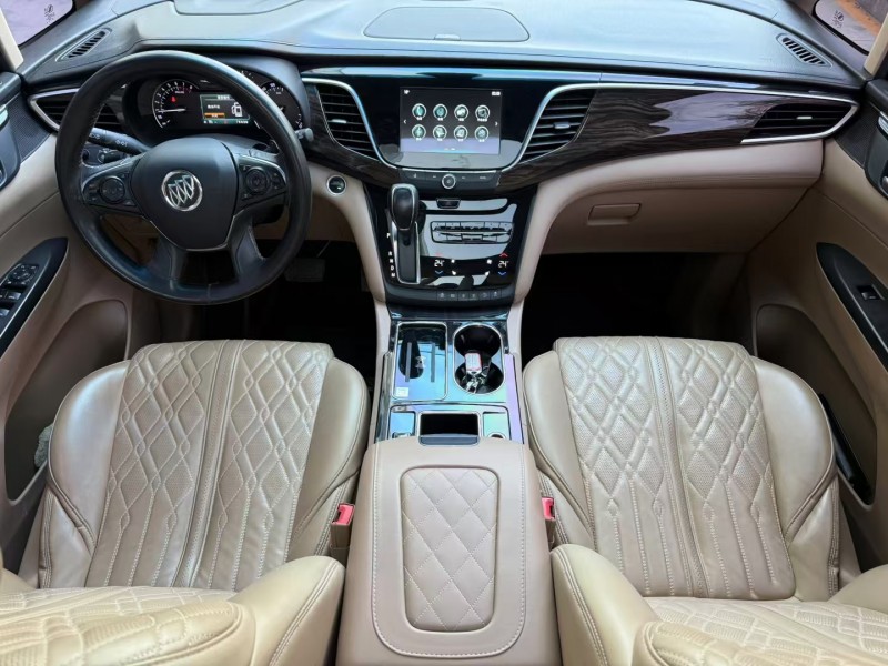 济宁17年别克GL84