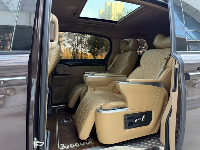 济宁17年别克GL86