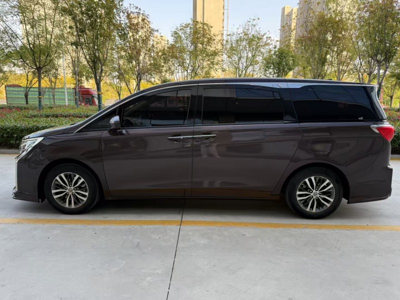 济宁17年别克GL87