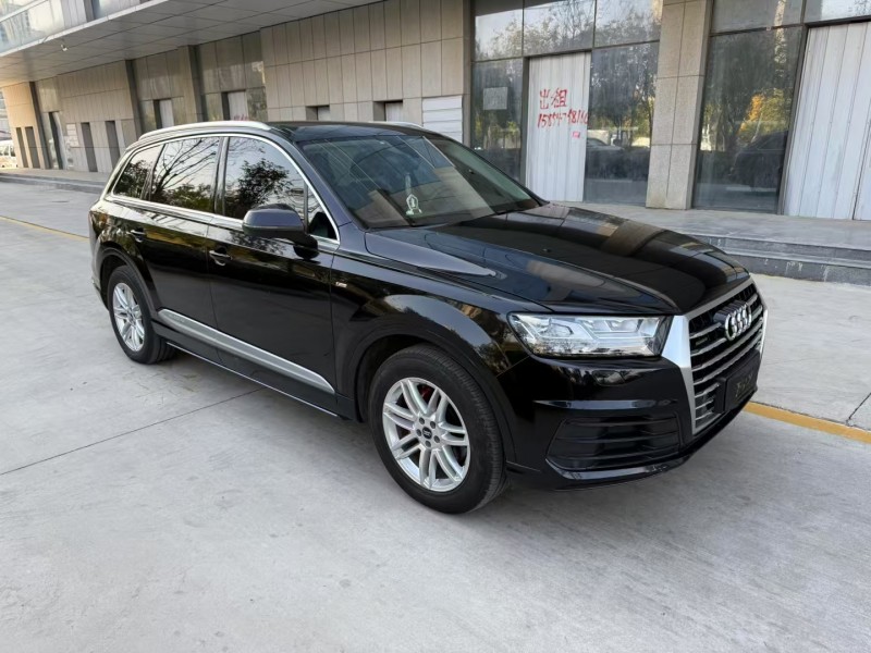 济宁19年奥迪Q73