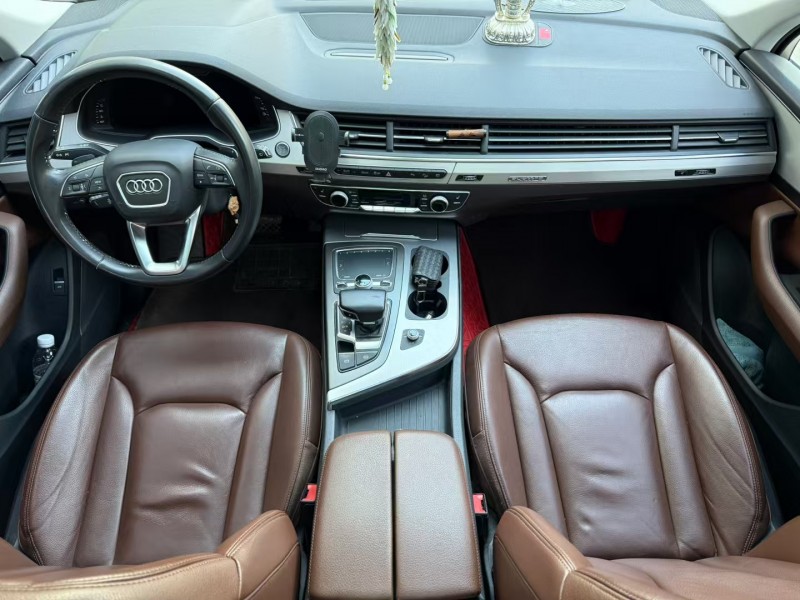 济宁19年奥迪Q74