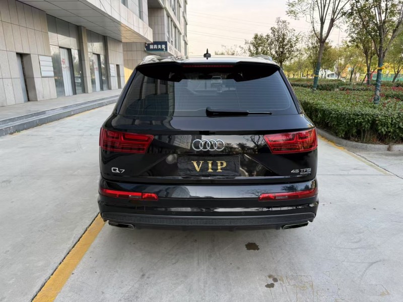 济宁19年奥迪Q79