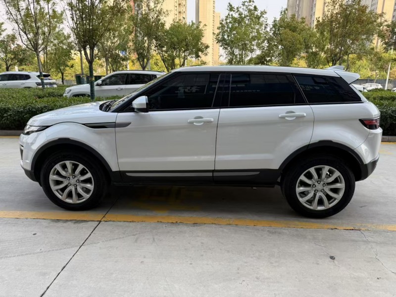 济宁18年路虎极光7