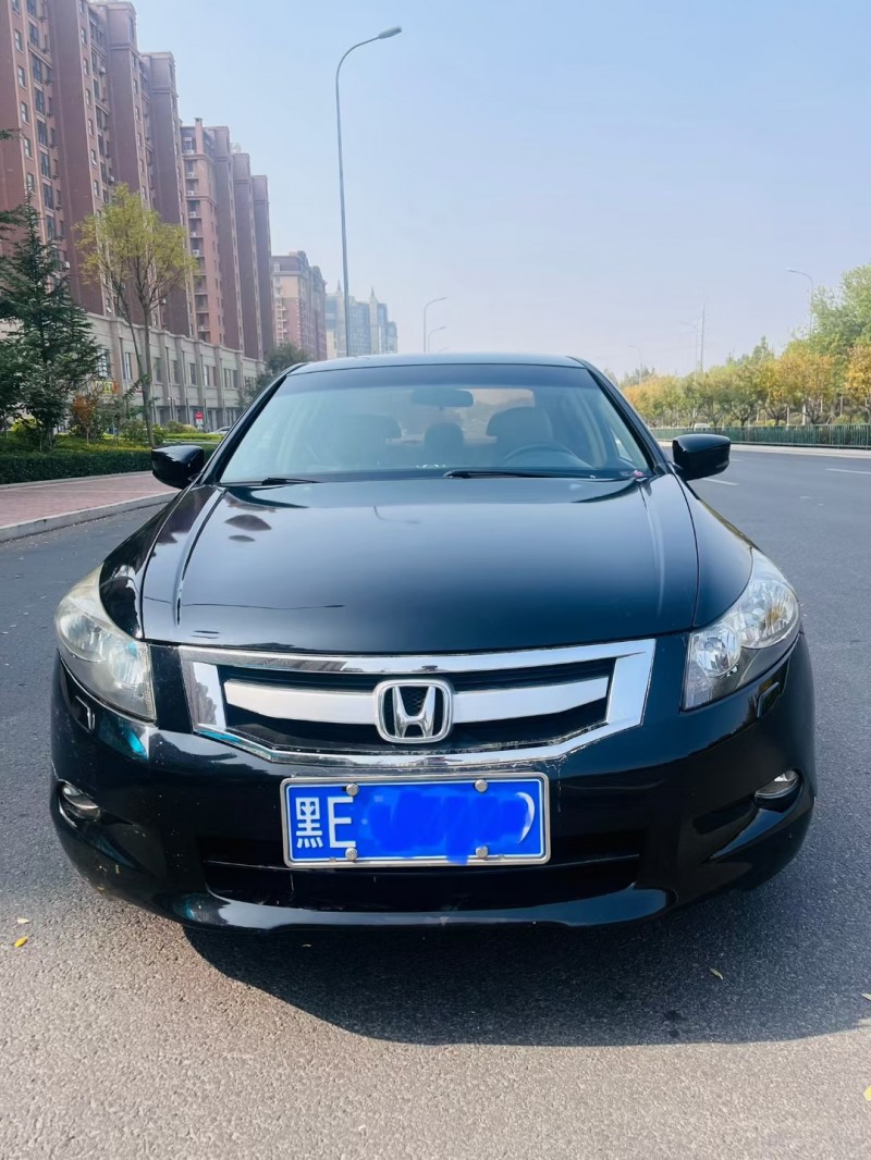 青岛10年本田雅阁1