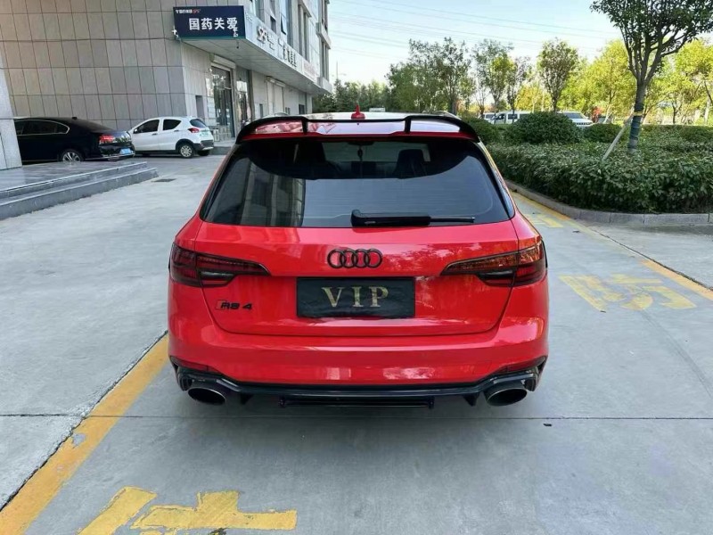 济宁19年奥迪RS42